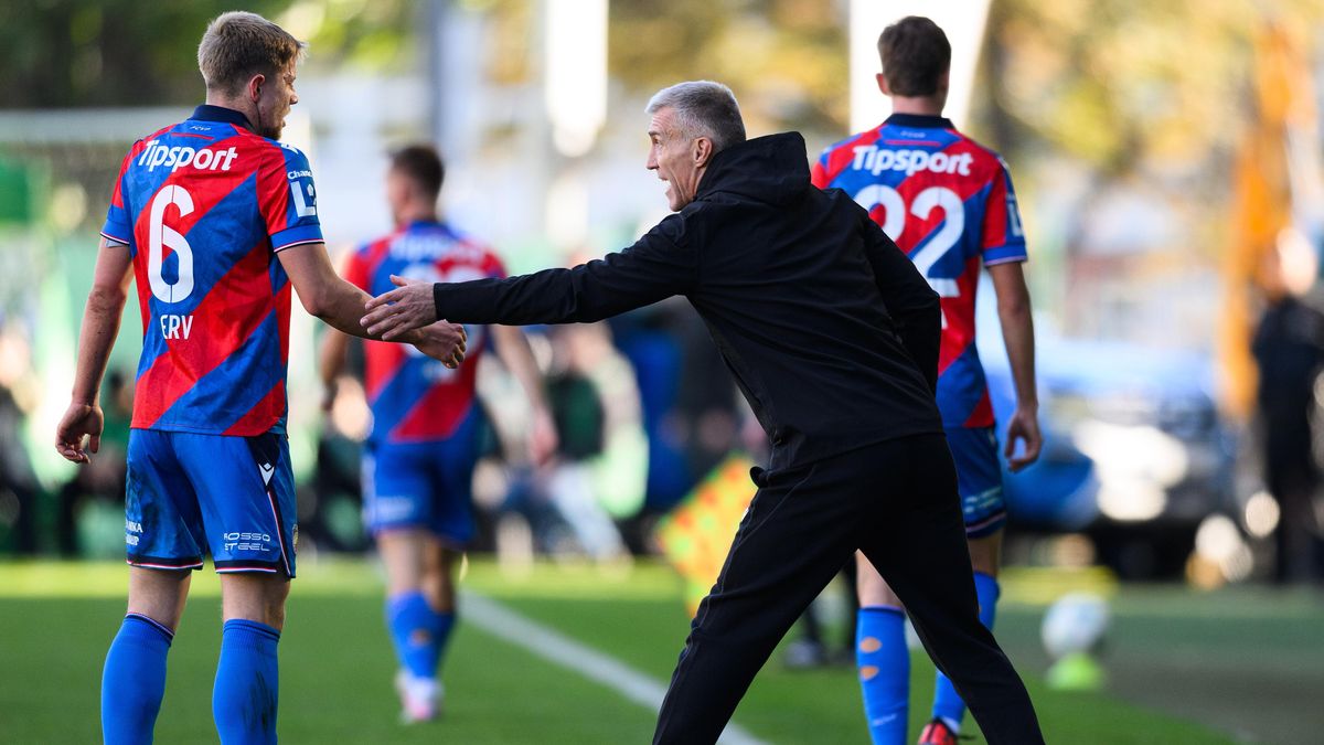 Slavia může poskočit do čela, Plzeň hostí Baník